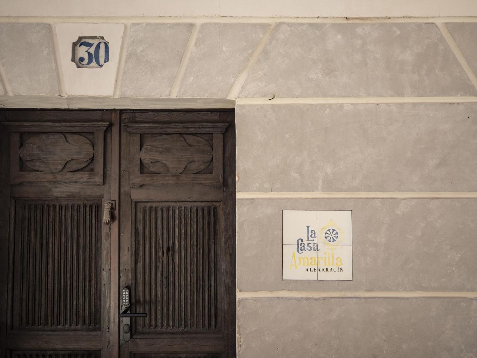 La Casa Amarilla Apartamento Enebro 阿尔巴拉辛 外观 照片